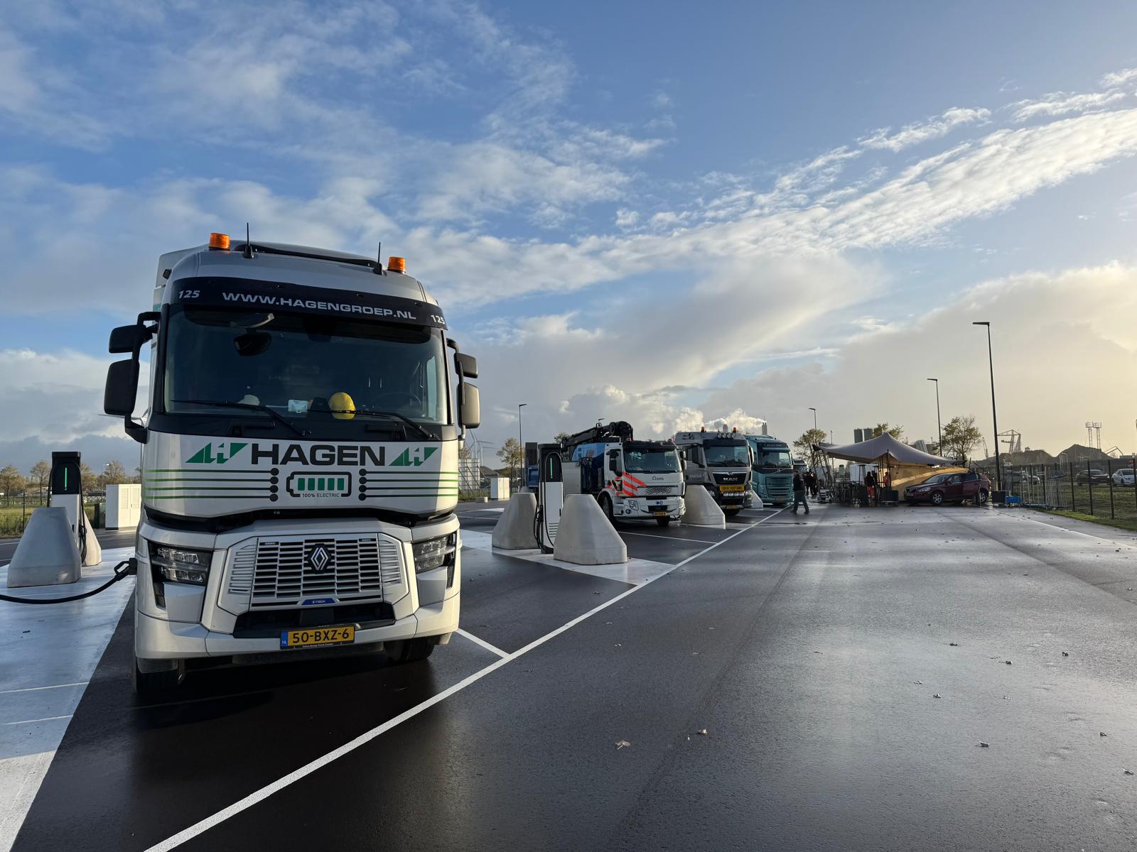 Laadplein Hornweg Amsterdam haven — 28 laadpunten voor elektrische trucks