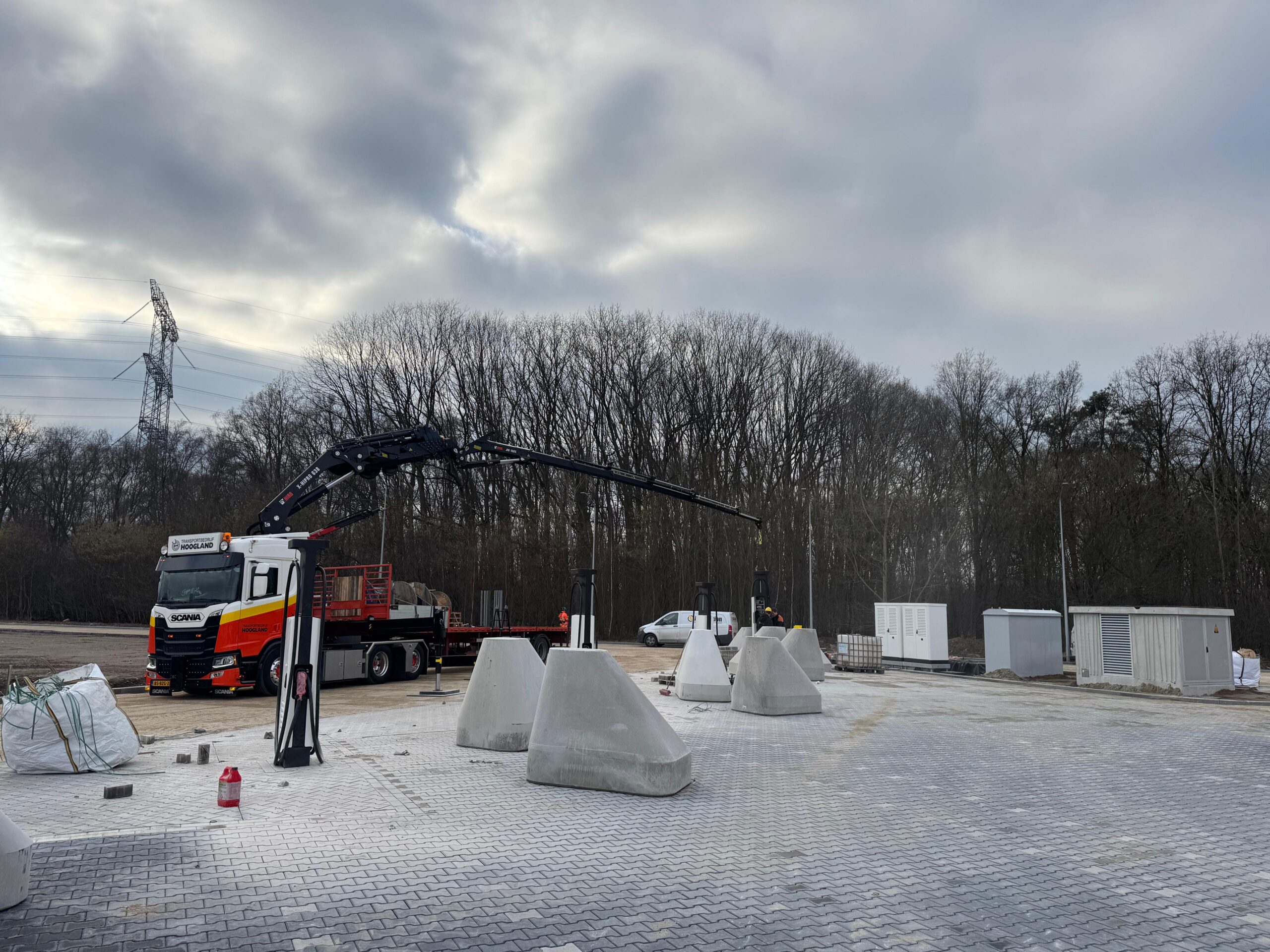 Rolande Tilburg - elektrische truckhub met DC laadsysteem van Van der Sijs